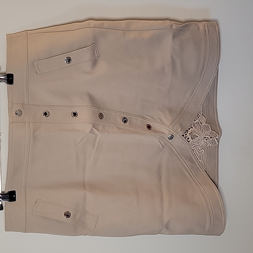 White House Black Market Beige Button-Front Skirt - Picture 3 of 11